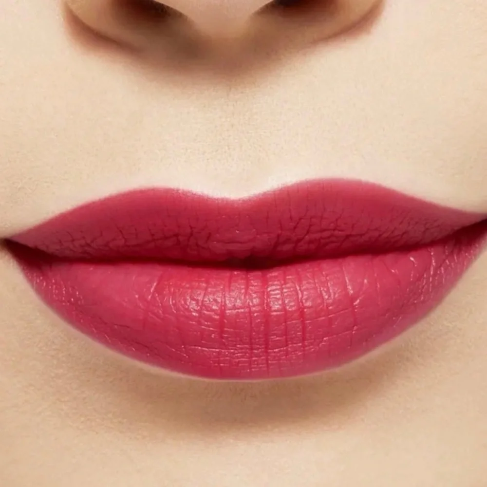 COLORSTREET Lipstick in Dramalicious (bright fuchsia pink)